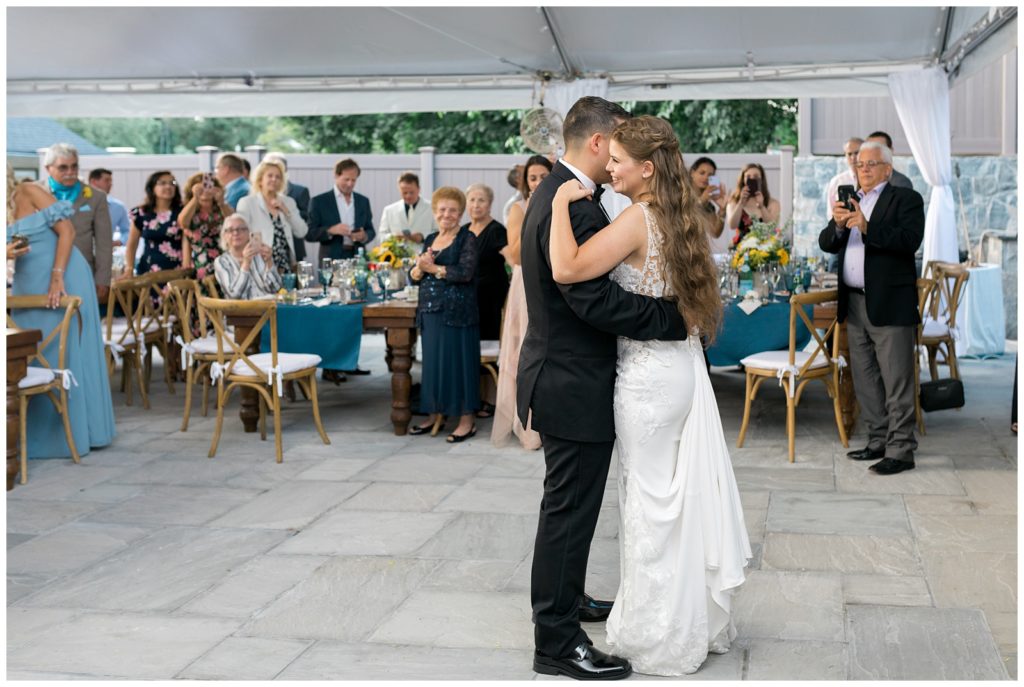 husband and wife first dance